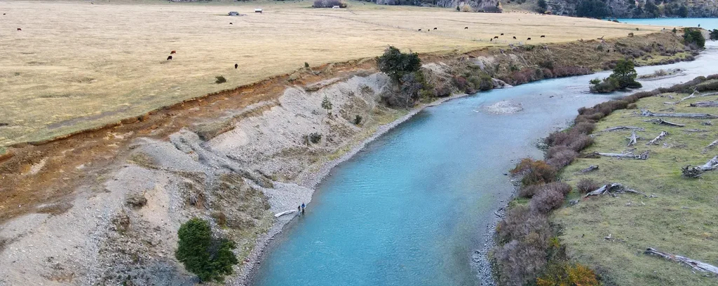 Angler casting in the Río near Coyhaique